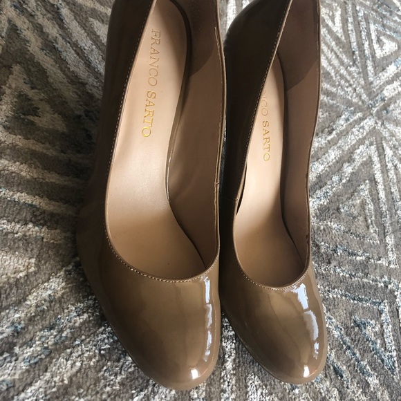 Shoes - Picture 2 of 8